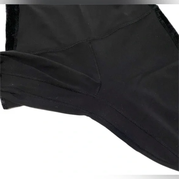 Lululemon Align Super High
Rise Leggings Crushed Velvet black 6 - Picture 13 of 15